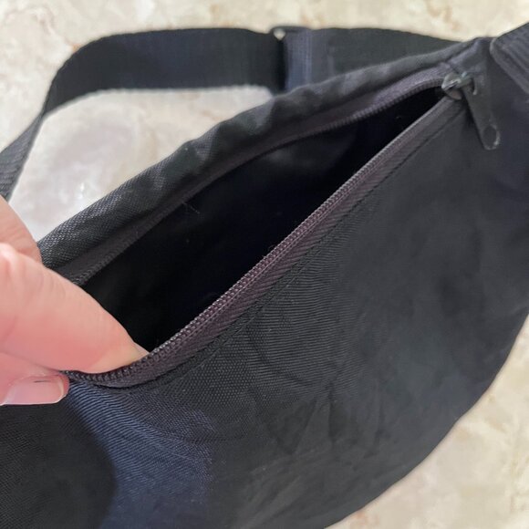 VTG Sasson Black Nylon Adjustable Belt Bag Fanny Pack - Picture 5 of 8